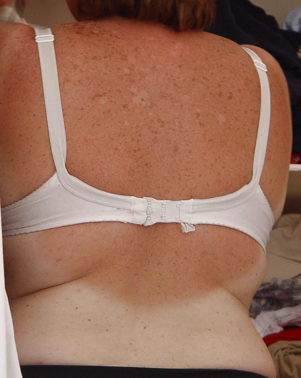 10P Wife's tan lines