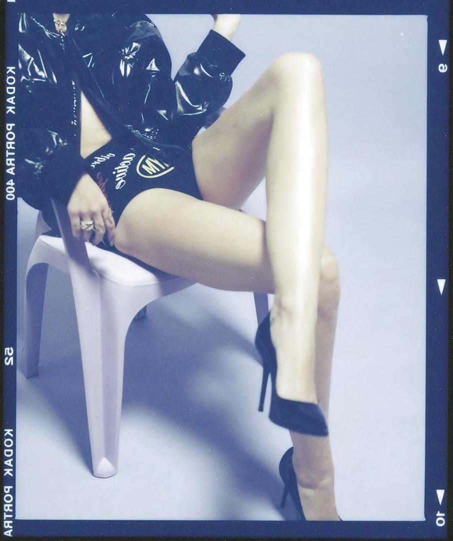 25P Miley Cyrus - Bangerz Photoshoot Outtakes