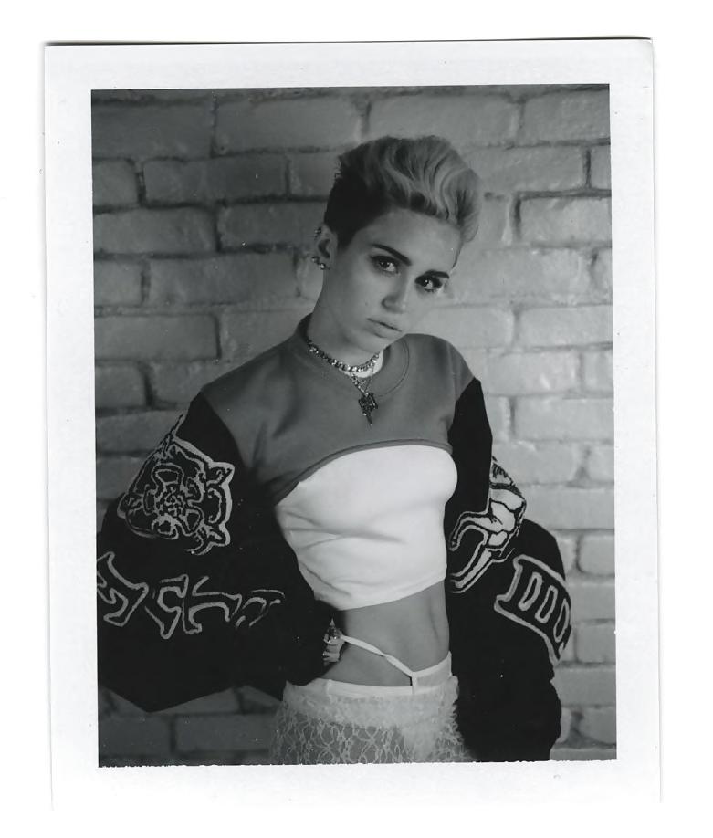 25P Miley Cyrus - Bangerz Photoshoot Outtakes