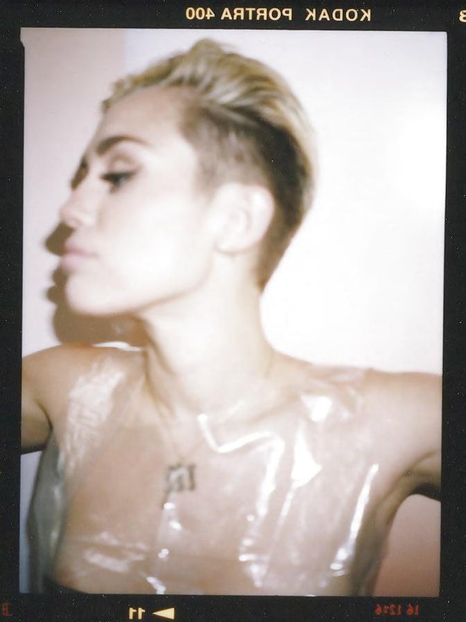 25P Miley Cyrus - Bangerz Photoshoot Outtakes