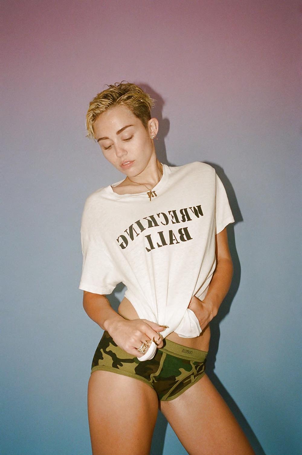 25P Miley Cyrus - Bangerz Photoshoot Outtakes
