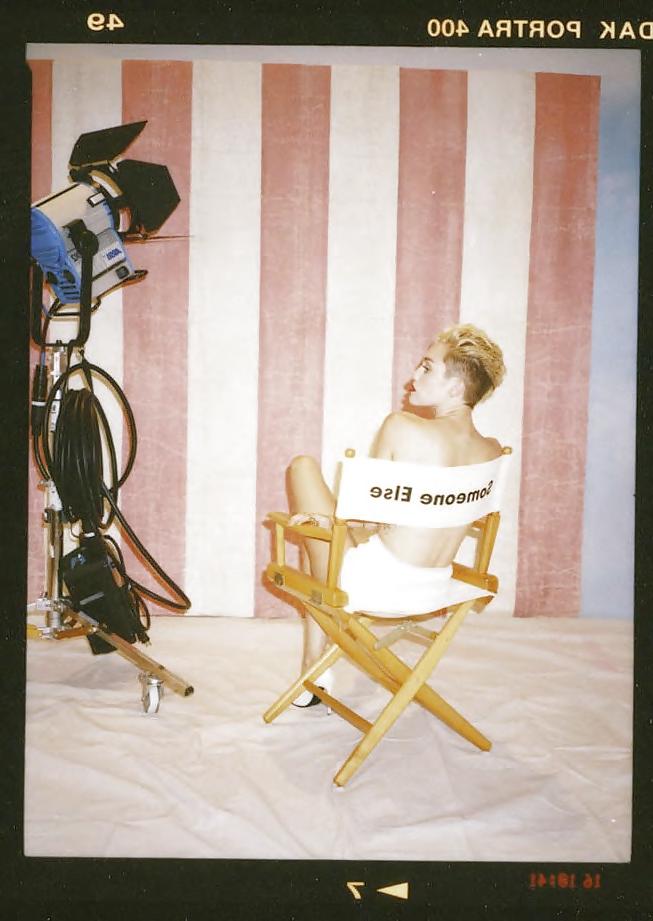 25P Miley Cyrus - Bangerz Photoshoot Outtakes