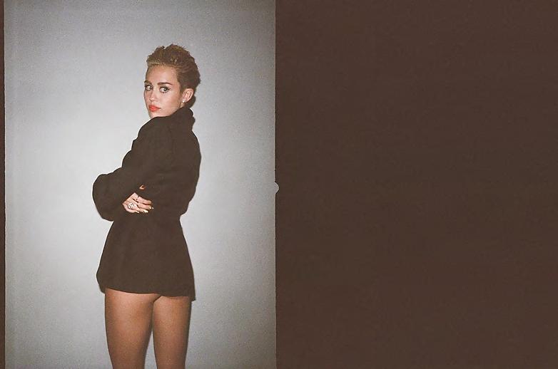 25P Miley Cyrus - Bangerz Photoshoot Outtakes