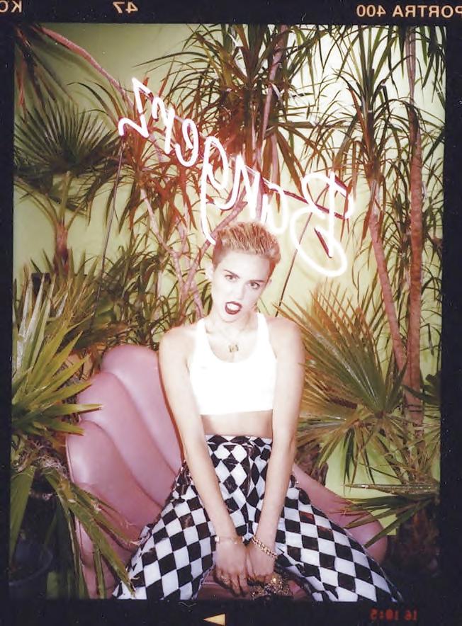 25P Miley Cyrus - Bangerz Photoshoot Outtakes