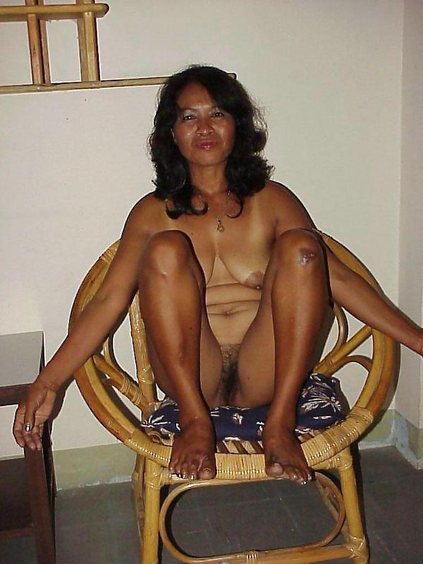19P Asain Mom