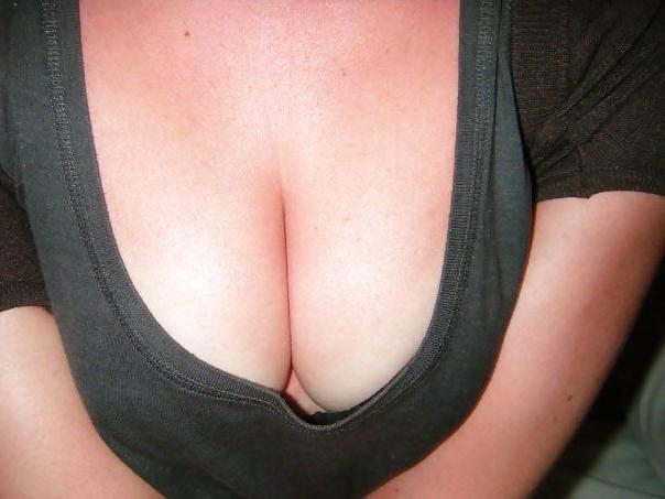 4P Laura becomes a good slut when boyfriend is not there...