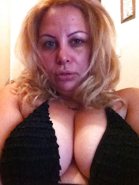 25P Busty israeli 