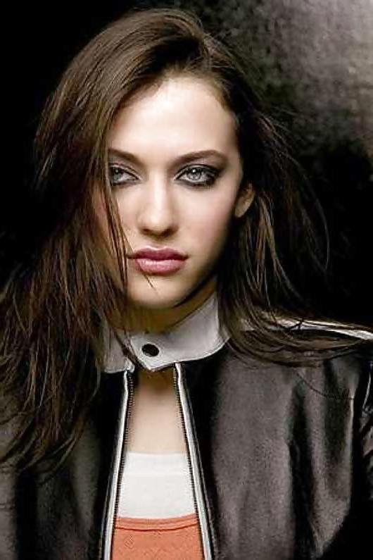 25P Kat Dennings vs. Anneliese Van der Pol