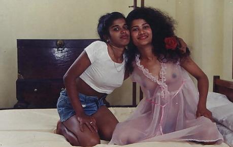 11P Vintage Threesome