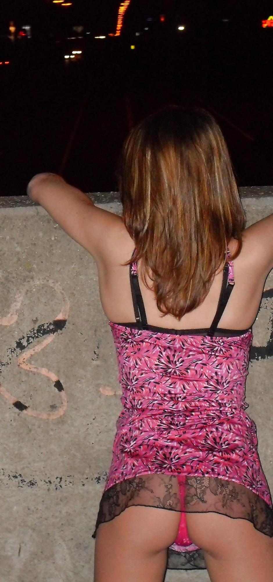 25P Leggy fetish girl posing in and outdoors