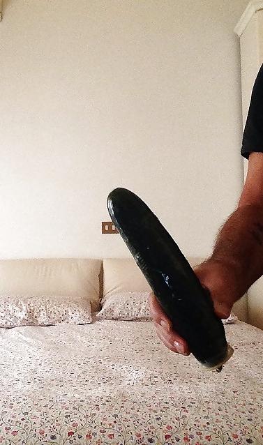 9P Big cucumber...