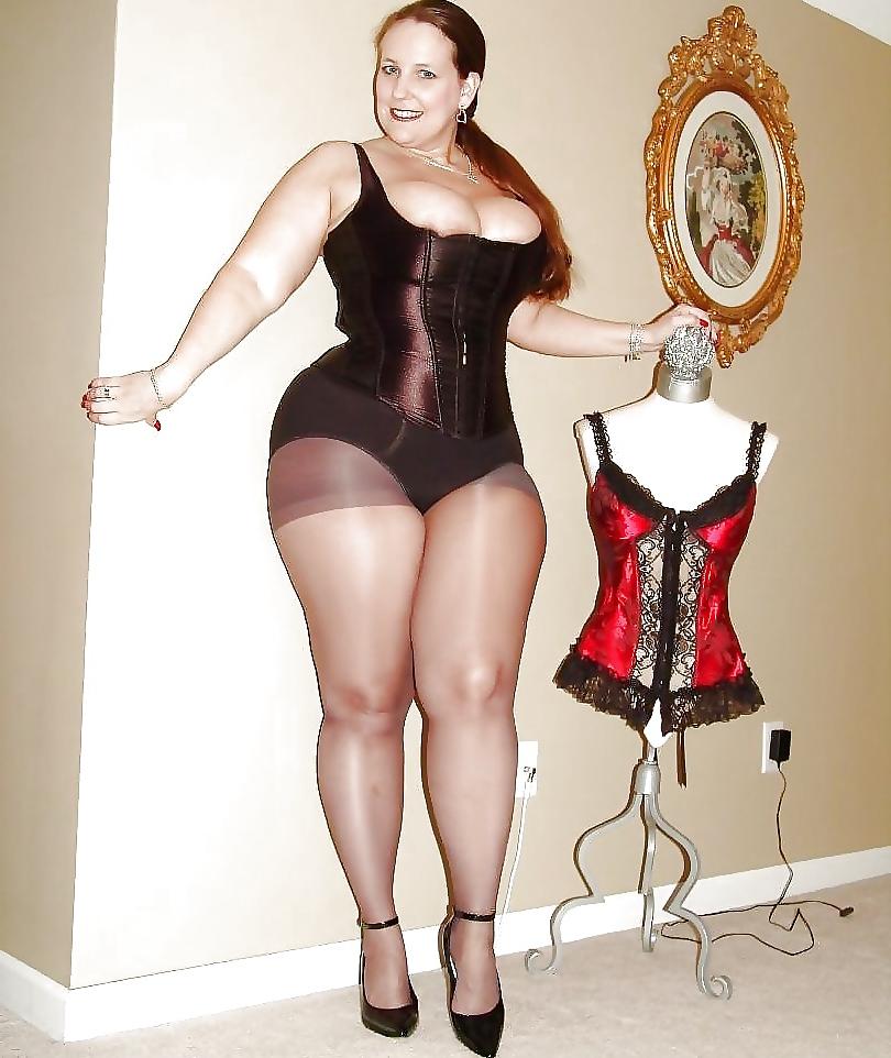 25P I Love Gilfs & Milfs 18 - Pantyhose Edition