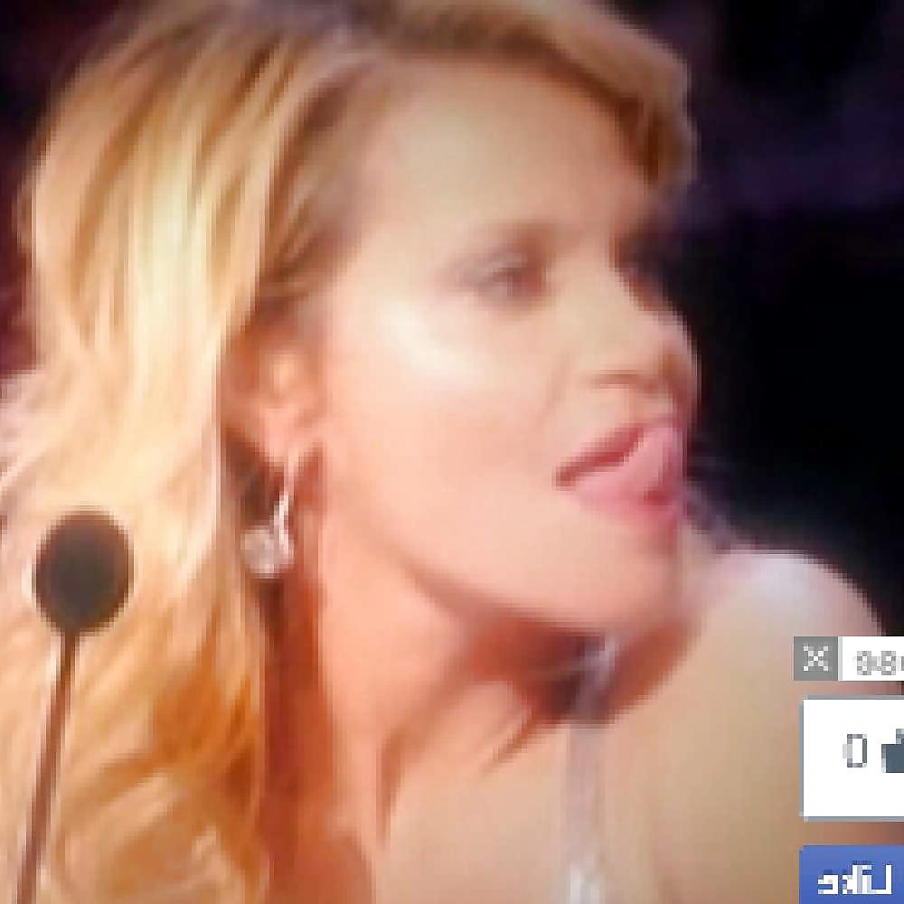 25P Tongue celebrity