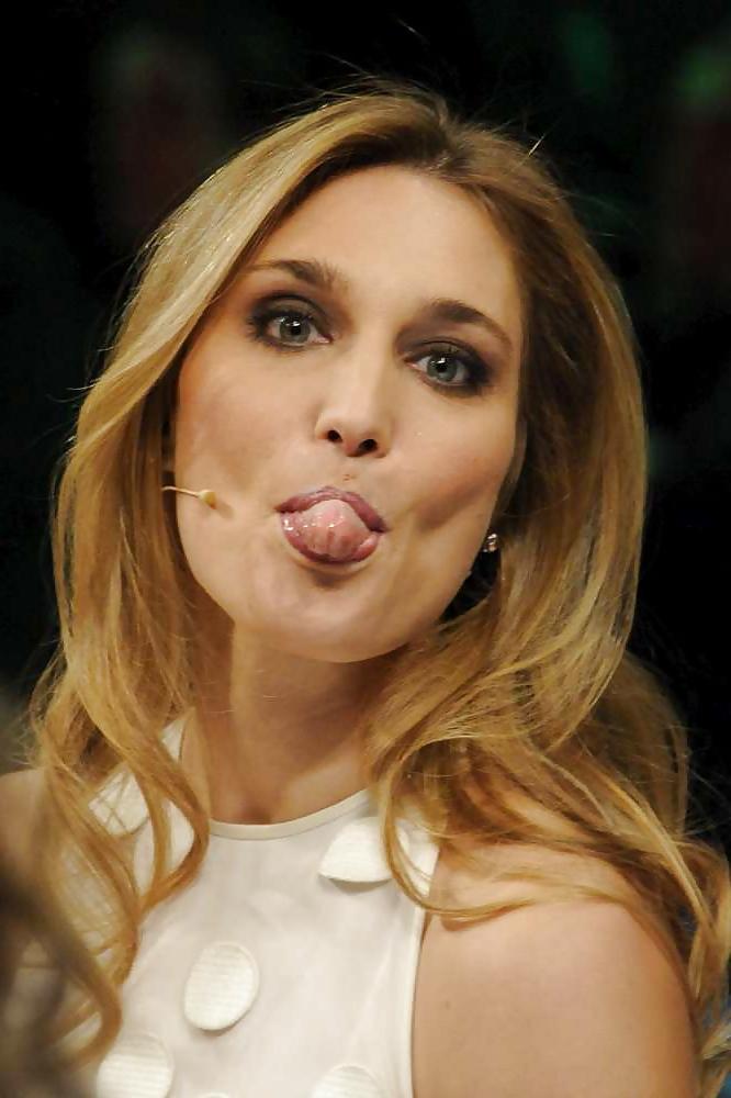 25P Tongue celebrity