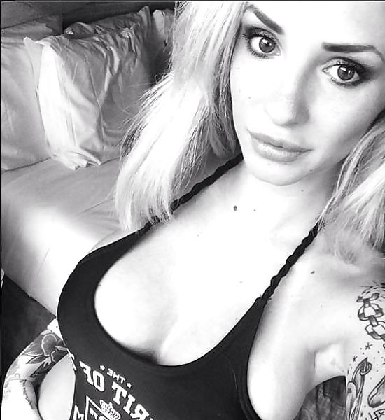 25P Tits n Ass Celebs 