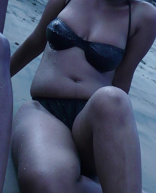 25P BBW MATURE BEACH ASS