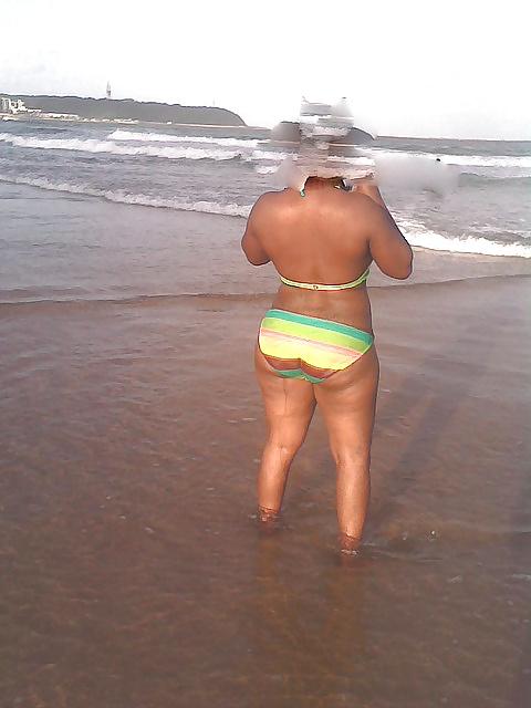 25P BBW MATURE BEACH ASS