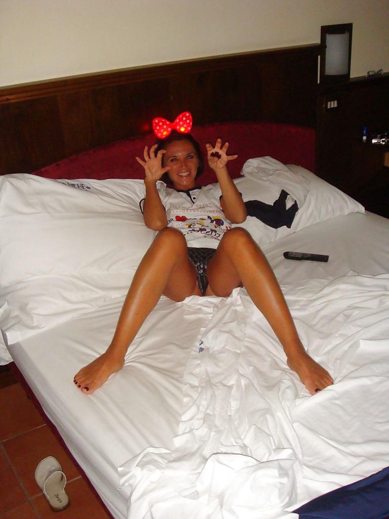 25P Beautiful MILF