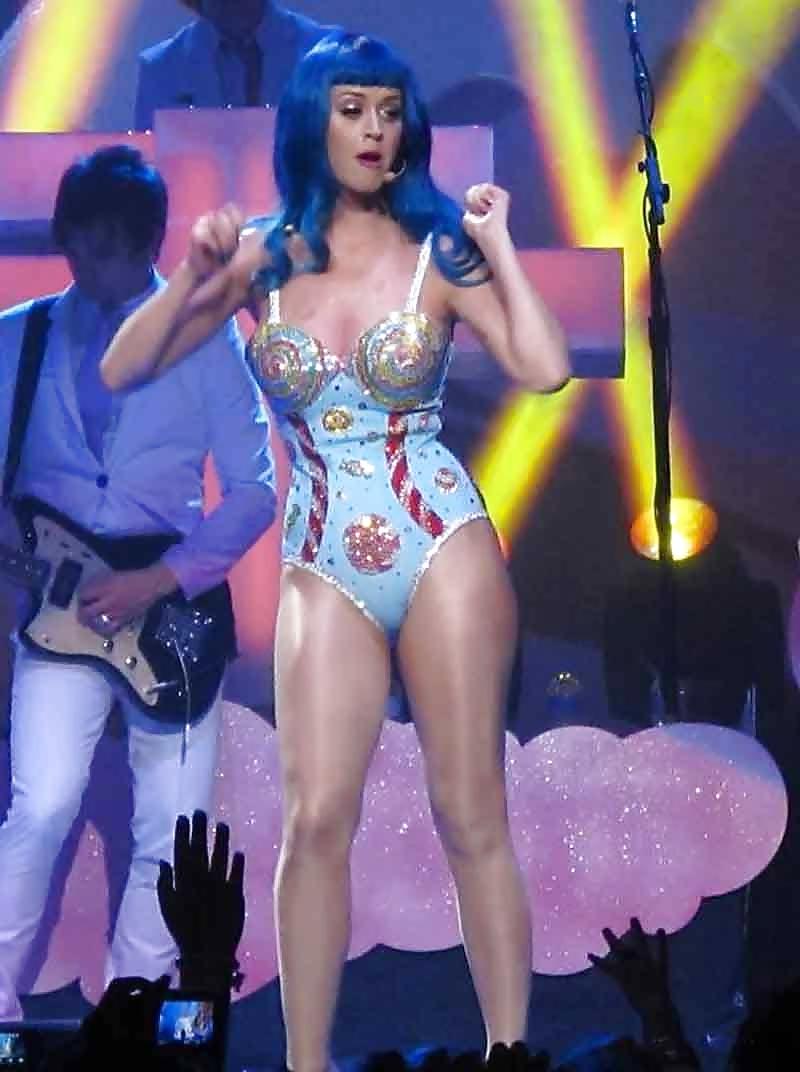 25P Katy Perry - Hot Legs