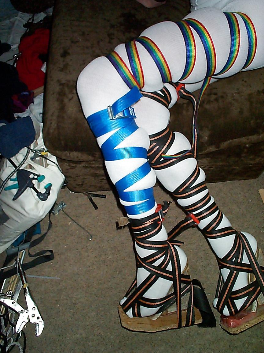 10P Bound legs and feet