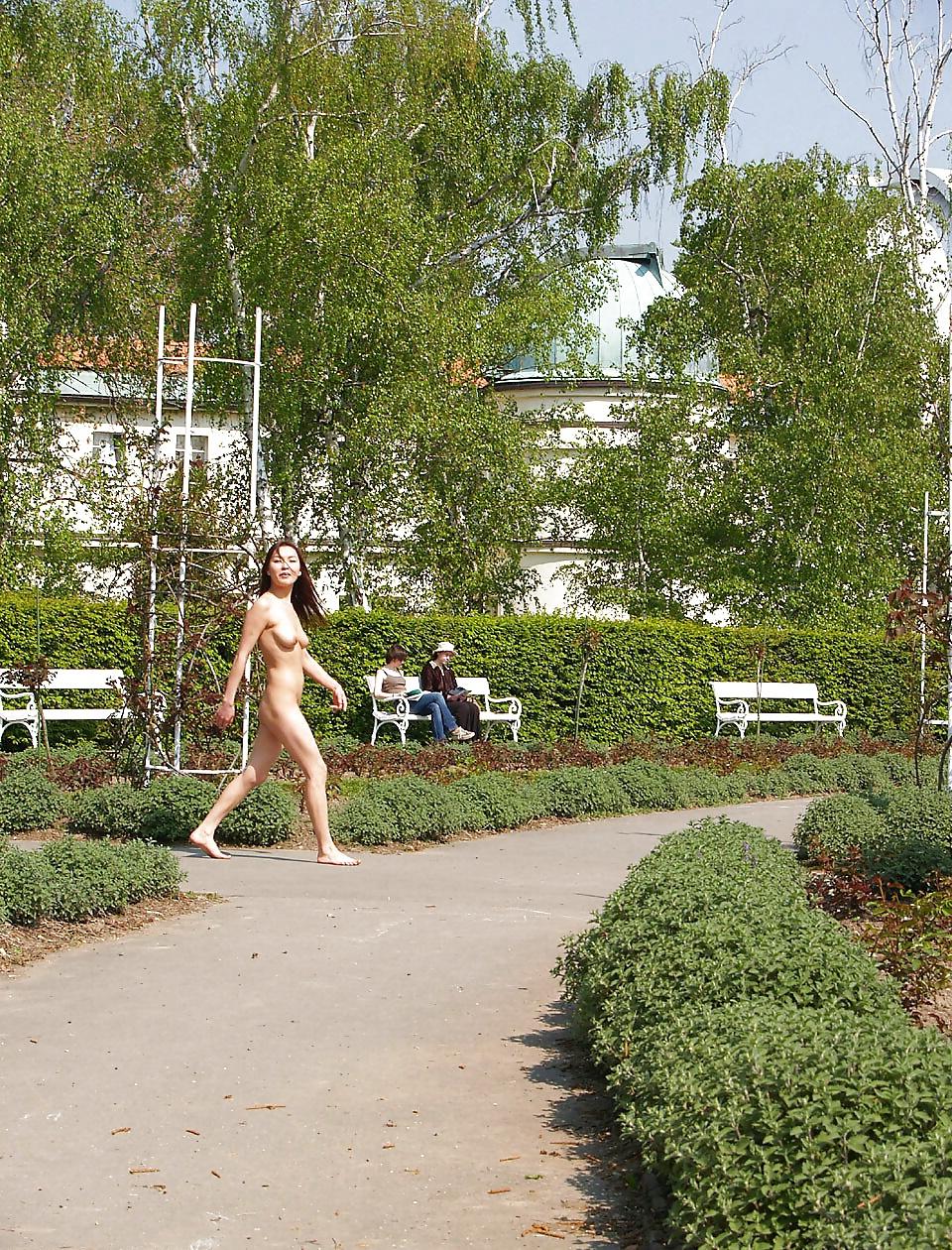 14P Wife loves to be an exhibitionist