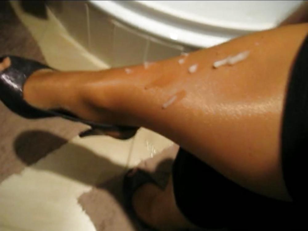 25P Cum on girl nice legs