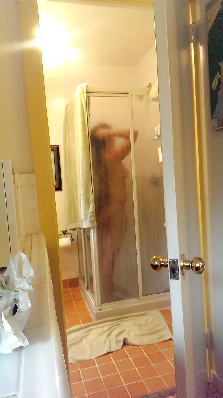 19P Stolen Cell Phone pics of my big titty aunt