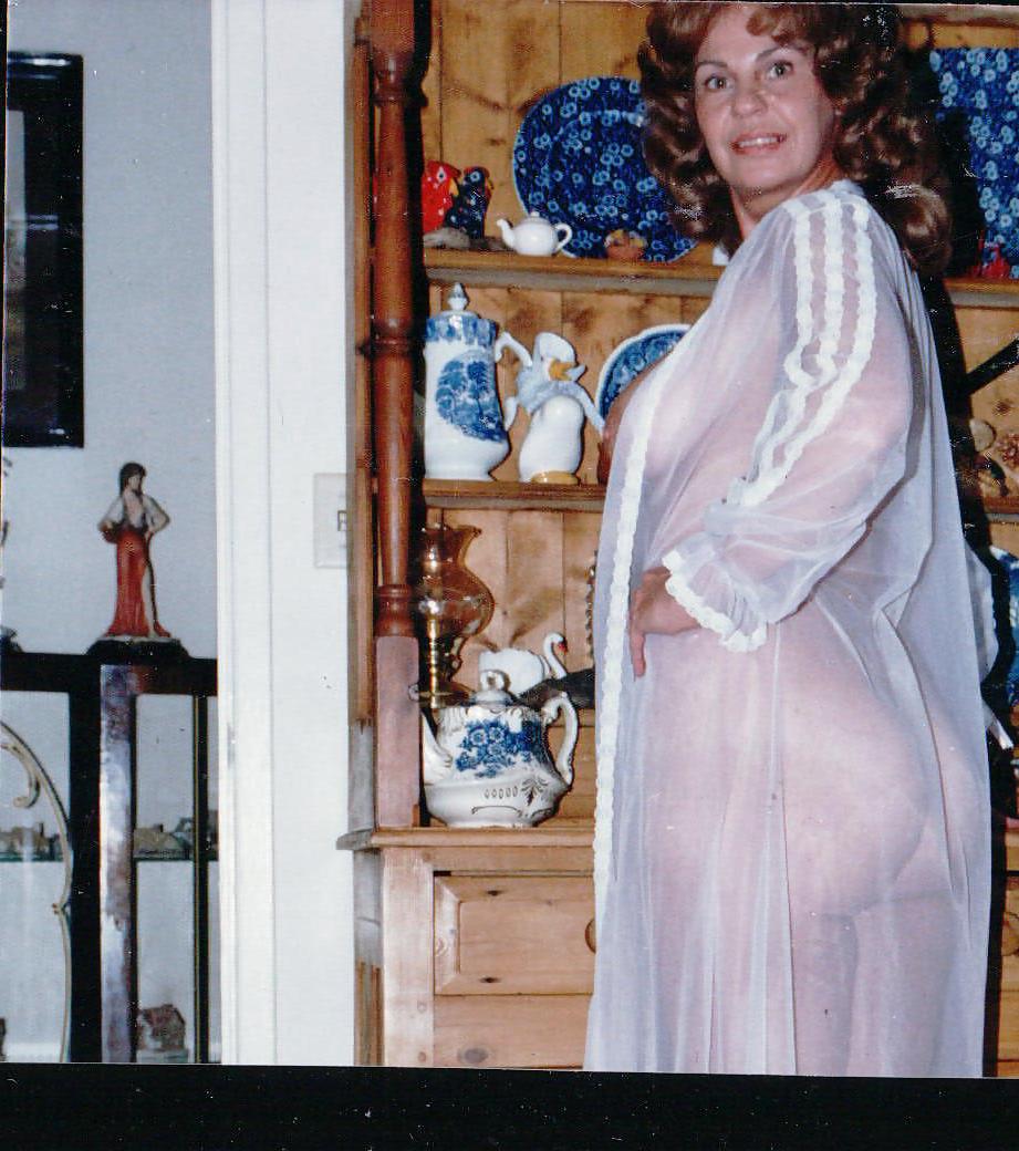 25P Vintage Mature Lady