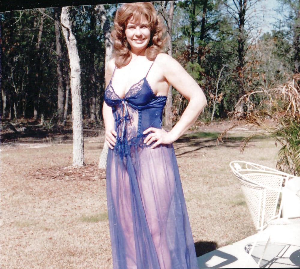 25P Vintage Mature Lady