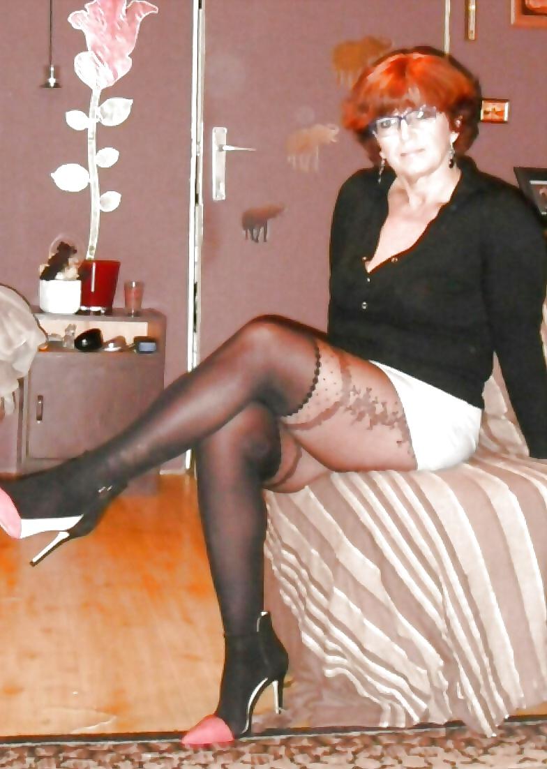 25P Mature Sluts in Nylons