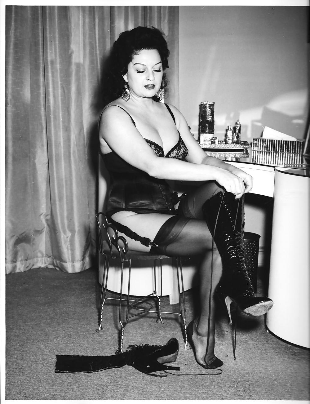 25P Vintage Pornstars