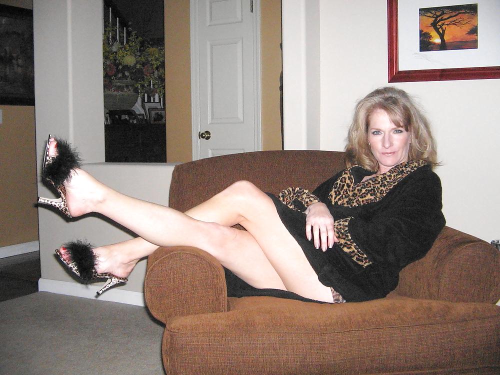 15P Sexy Wife Posing and Random