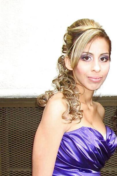 8P Ghetto latina milf
