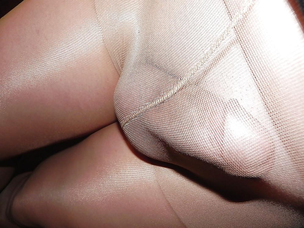 24P Tan Pantyhose