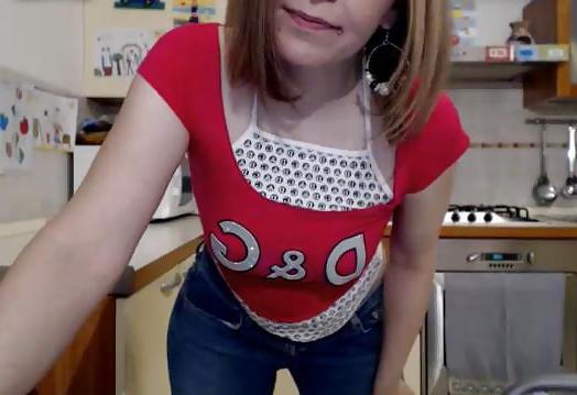9P Beautiful italian milf