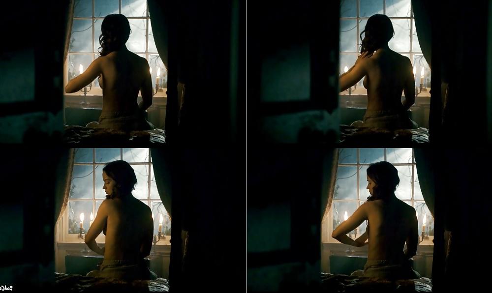 25P Emily Blunt Ultimate Nude Collection