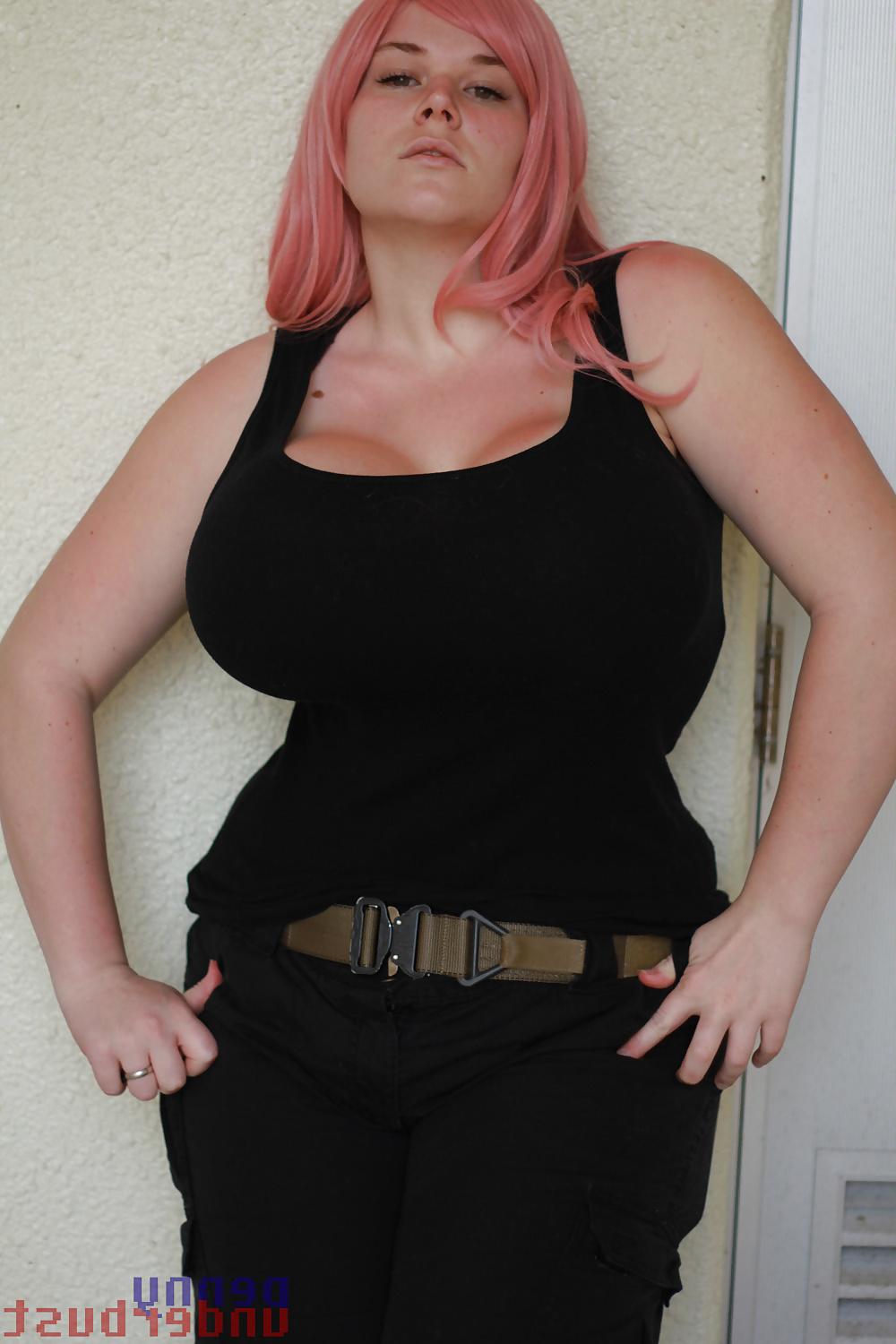 25P New pics of Penny Underbust!