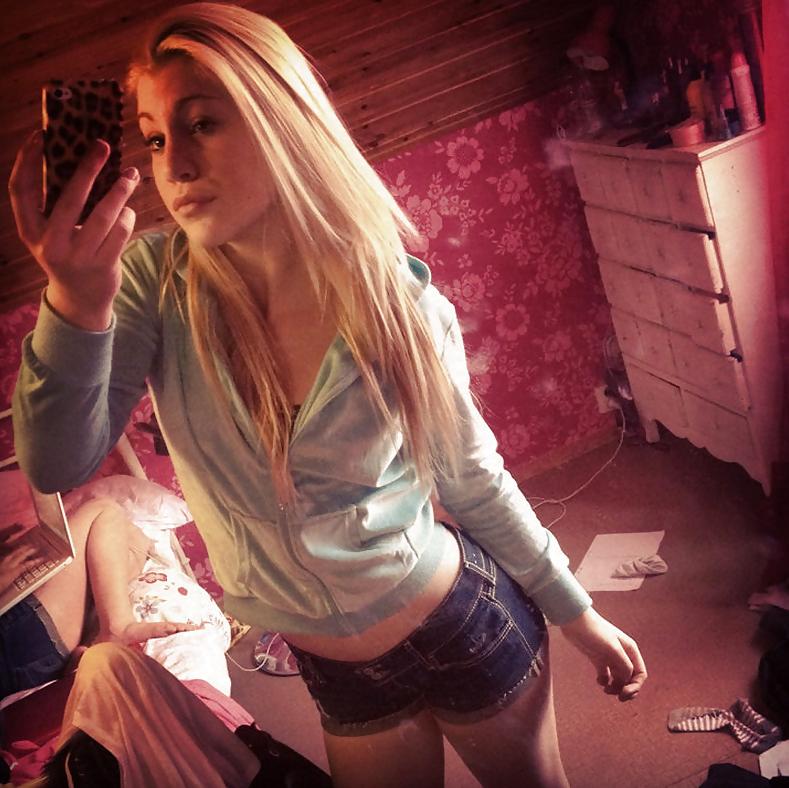 25P Swedish girl with amazing ass