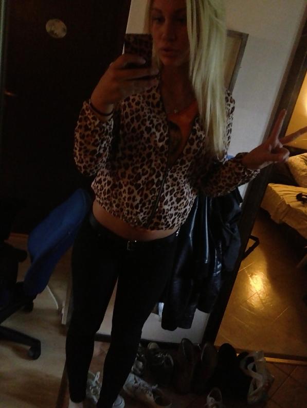 25P Swedish girl with amazing ass