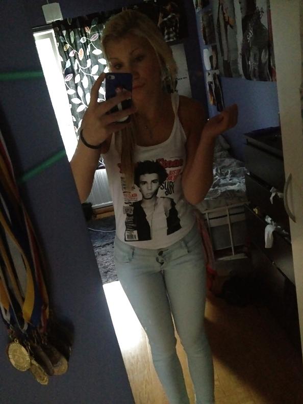 25P Swedish girl with amazing ass