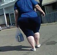 25P Candid bbw mature women 