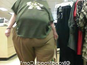 25P Candid bbw mature women 