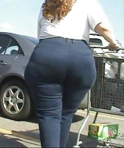 25P Candid bbw mature women 