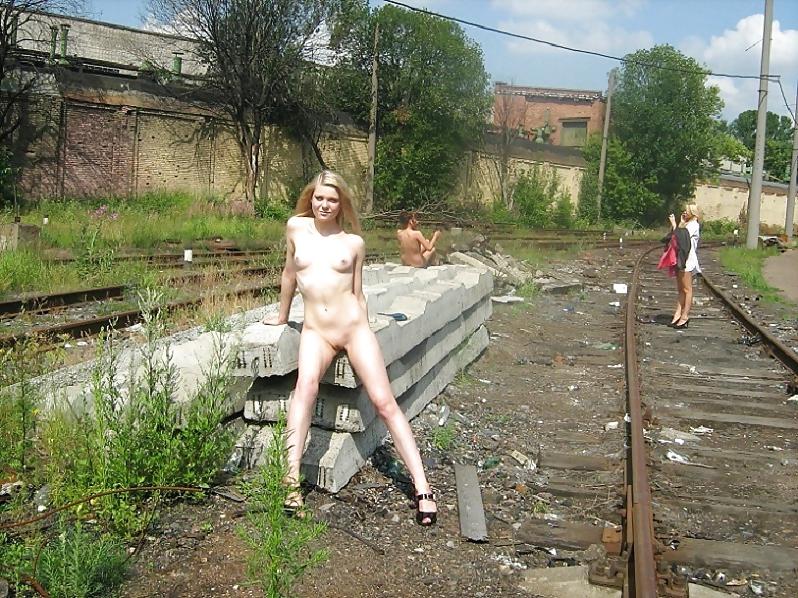 25P Russian girl love posing outside