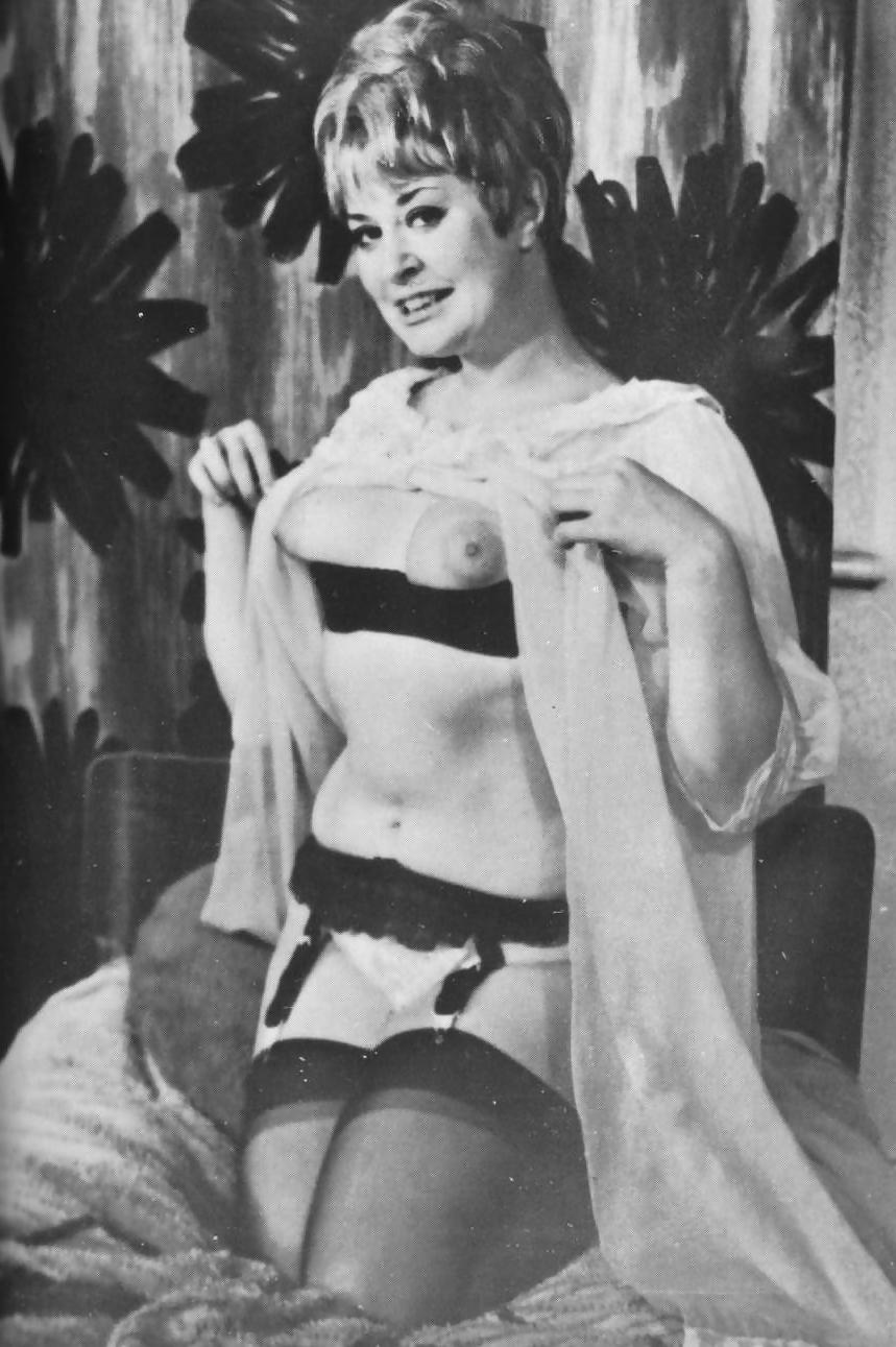 25P Vintage stockin lady