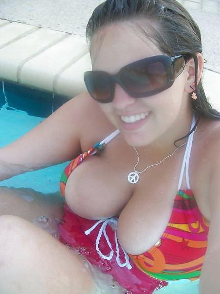 25P Massive Cleavage and Big Tits 