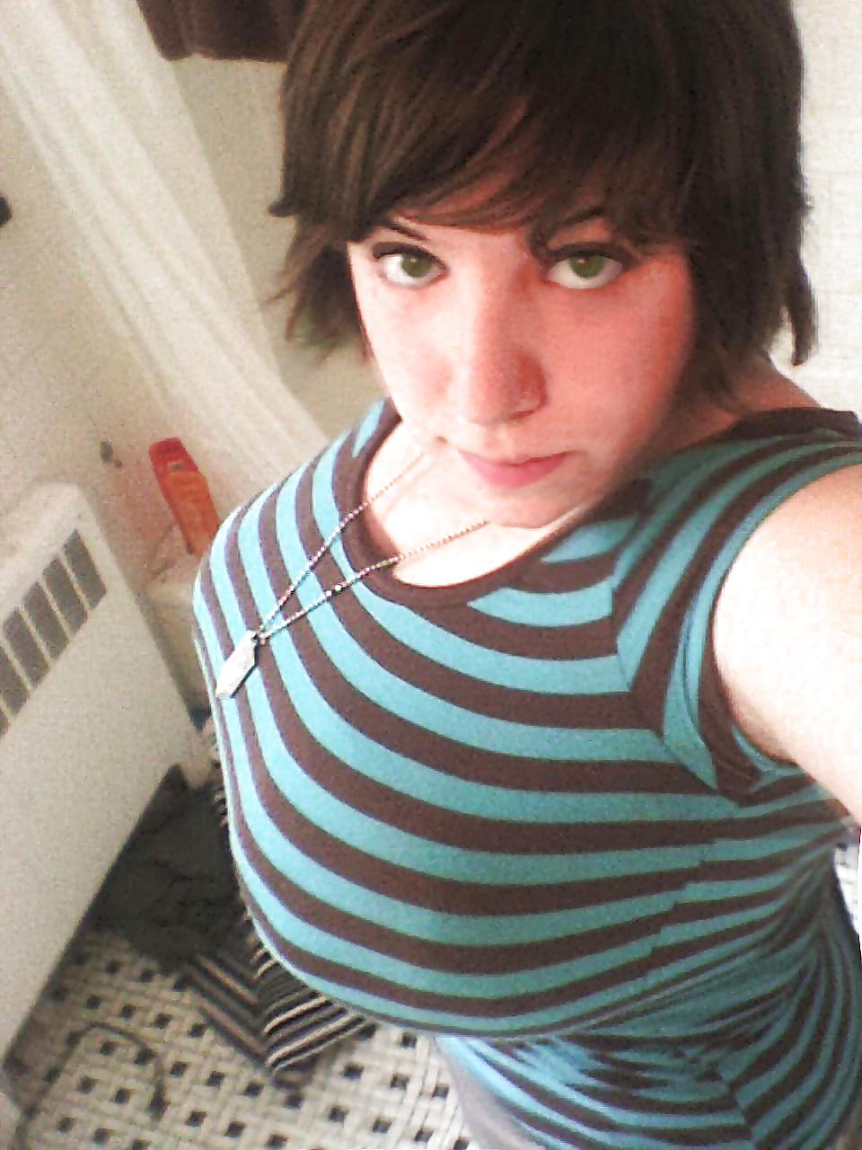 25P Massive Cleavage and Big Tits 