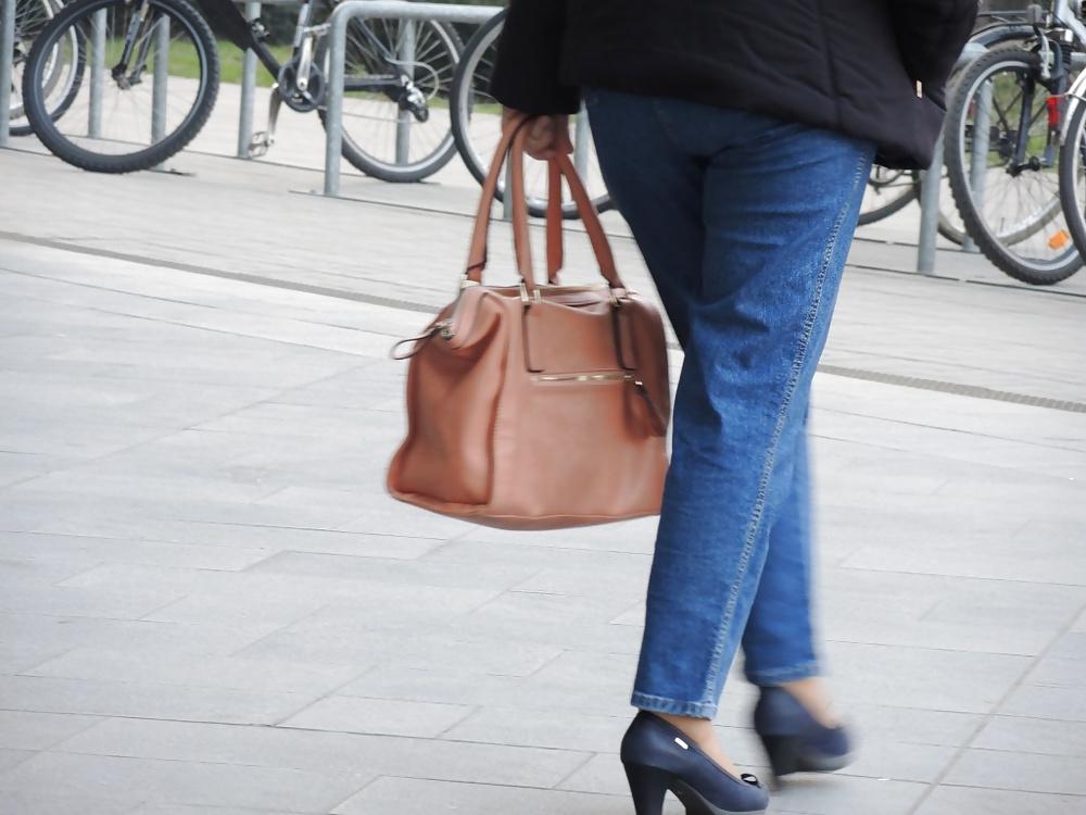 12P Polish legs and ass secretly