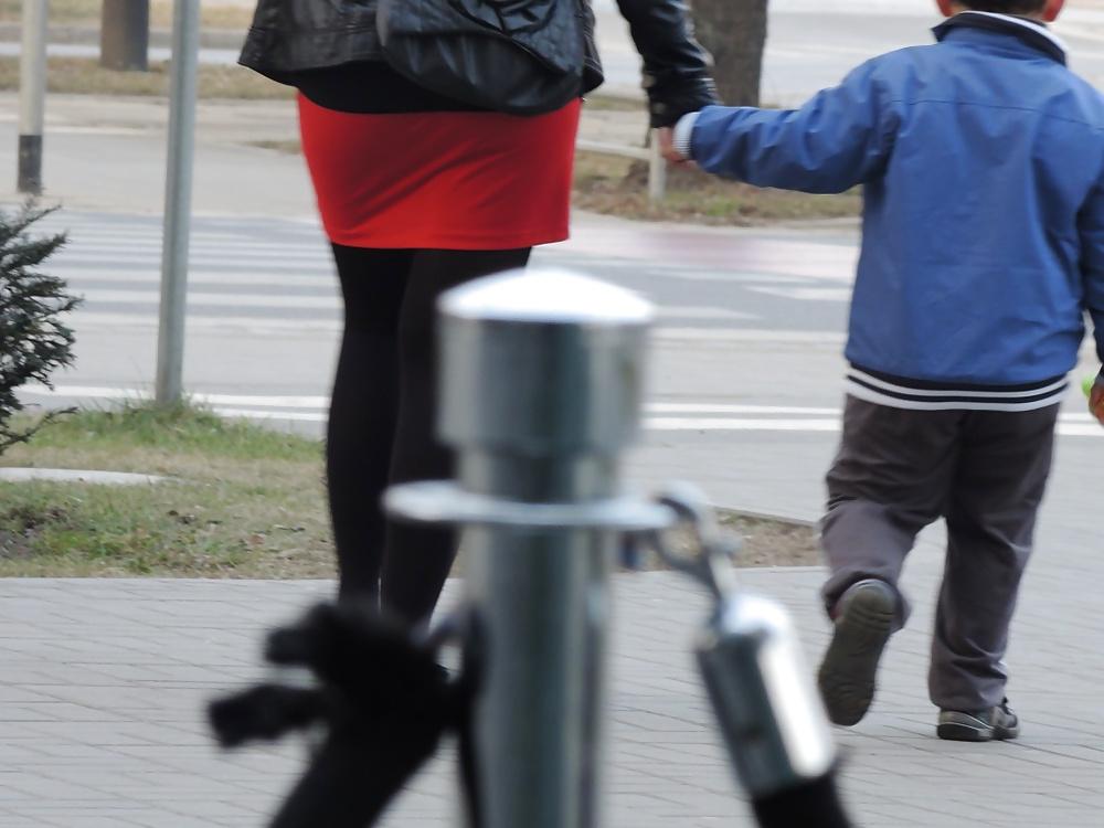 12P Polish legs and ass secretly