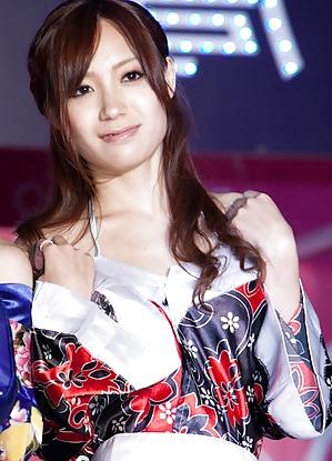 16P Yui Hatano, Kanzaki Shiori and friends visit Taiwan